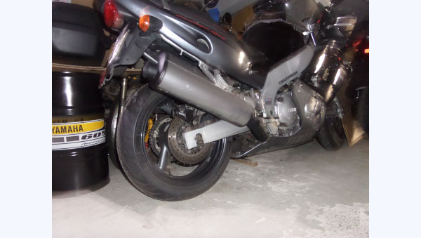 YZF600R €1800